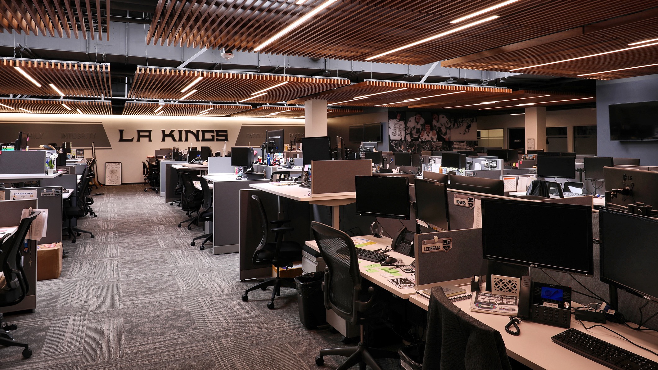 Empty cubicles in the LA Kings Business Office in El Segundo, a Pica+Sullivan Southern California architectural project.