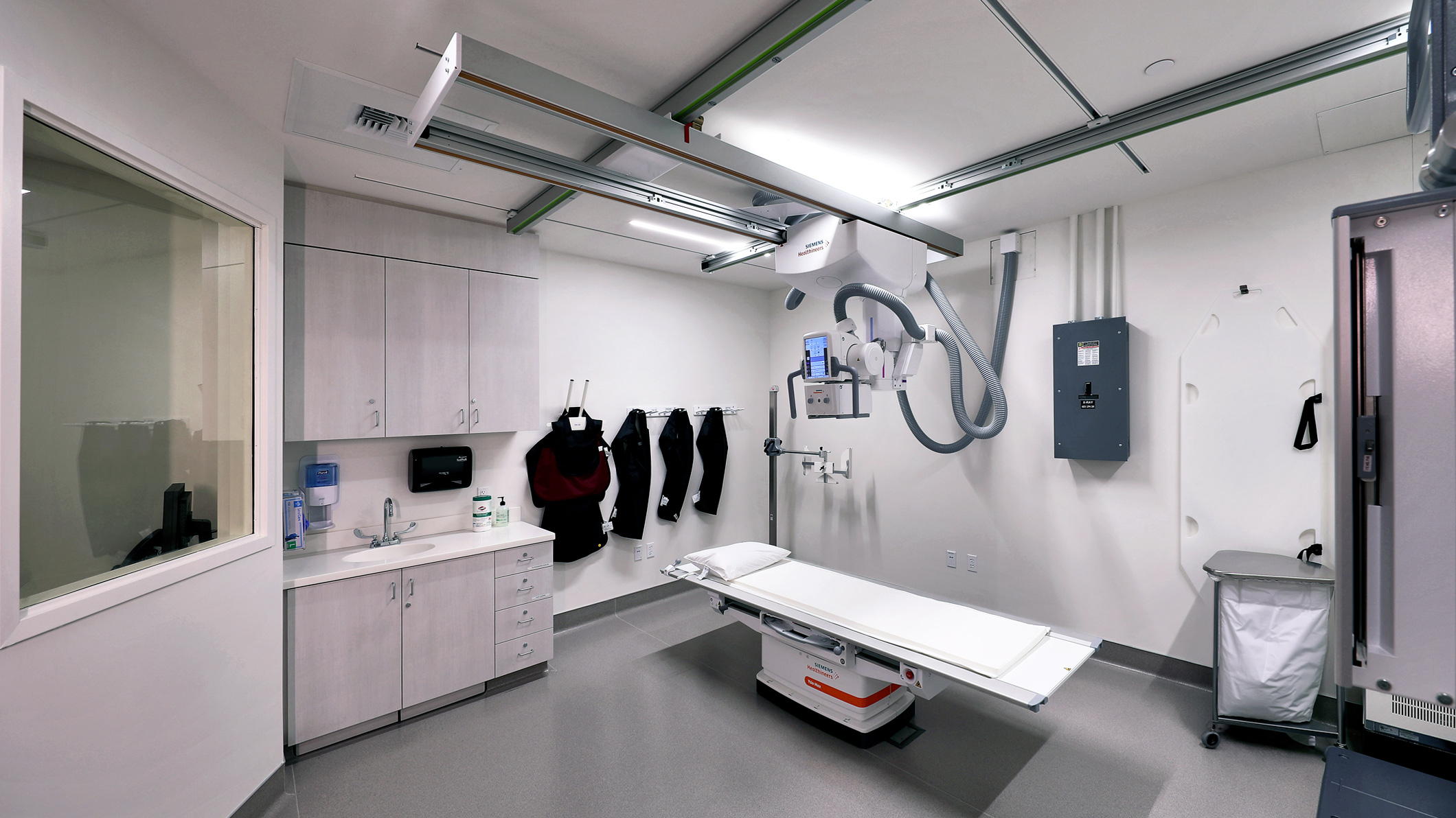 An empty medical diagnostic room at the LA Kings USC Meyer Sports Rehabilitation Center in El Segundo, a Pica+Sullivan Southern California architectural renovation project.