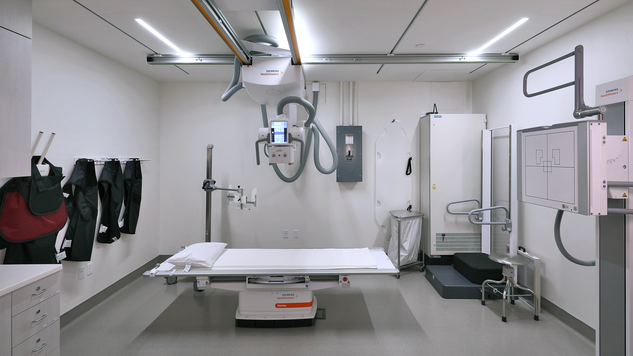 An empty medical diagnostic room at the LA Kings USC Meyer Sports Rehabilitation Center in El Segundo, a Pica+Sullivan Southern California architectural renovation project.